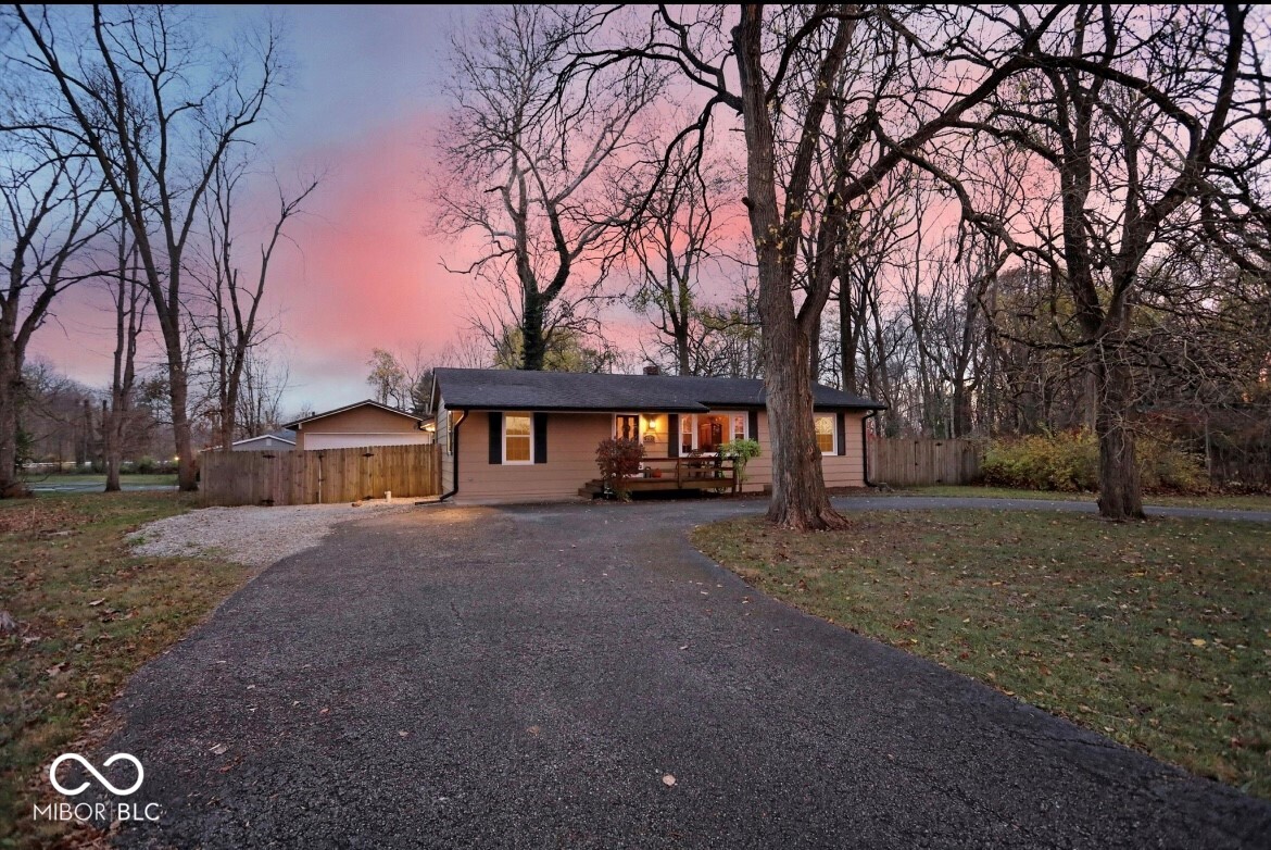 6165 E 122nd Street Carmel IN 46033