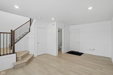 6634 Halsey Street Zionsville IN 46077