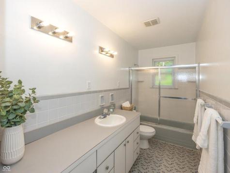 5735 N Sherman Avenue Indianapolis IN 46220
