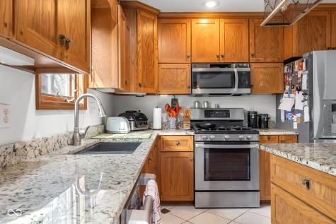 2093 Iroquois Trail Columbus IN 47203