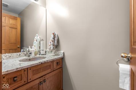2093 Iroquois Trail Columbus IN 47203
