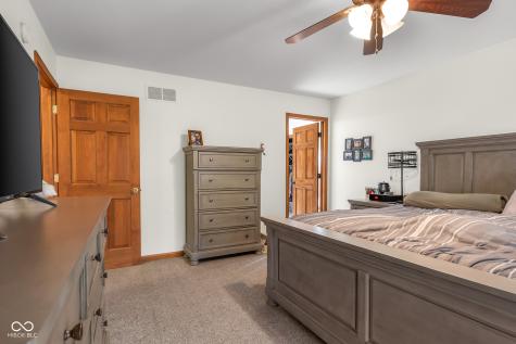 2093 Iroquois Trail Columbus IN 47203