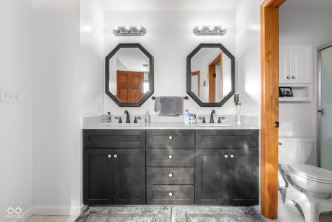2093 Iroquois Trail Columbus IN 47203