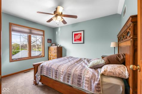 2093 Iroquois Trail Columbus IN 47203