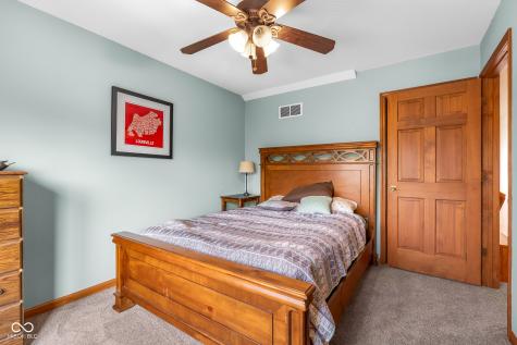 2093 Iroquois Trail Columbus IN 47203
