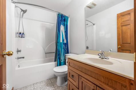 2093 Iroquois Trail Columbus IN 47203