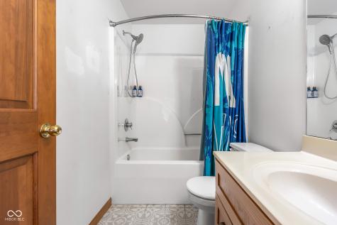 2093 Iroquois Trail Columbus IN 47203