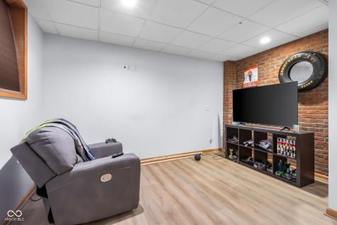 2093 Iroquois Trail Columbus IN 47203
