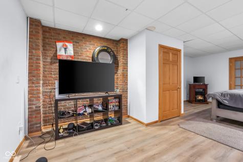 2093 Iroquois Trail Columbus IN 47203