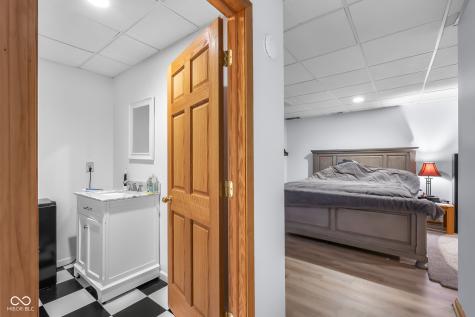 2093 Iroquois Trail Columbus IN 47203