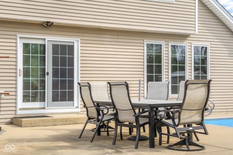 2093 Iroquois Trail Columbus IN 47203