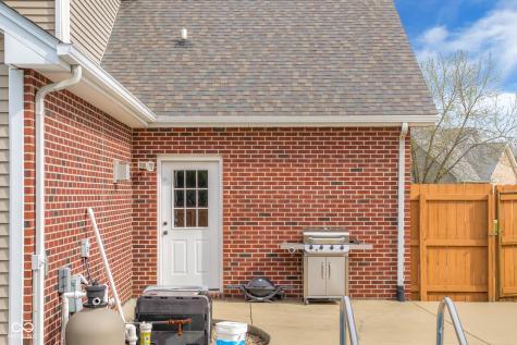 2093 Iroquois Trail Columbus IN 47203