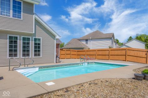 2093 Iroquois Trail Columbus IN 47203