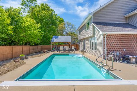 2093 Iroquois Trail Columbus IN 47203