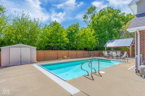 2093 Iroquois Trail Columbus IN 47203