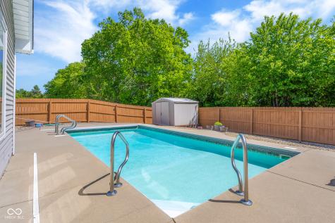 2093 Iroquois Trail Columbus IN 47203