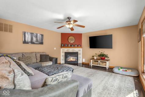 2093 Iroquois Trail Columbus IN 47203