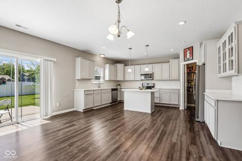 9257 Thames Drive Avon IN 46123
