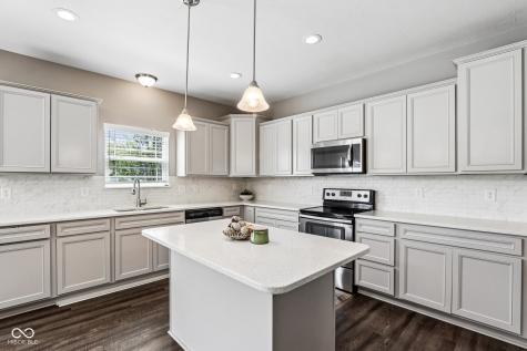 9257 Thames Drive Avon IN 46123