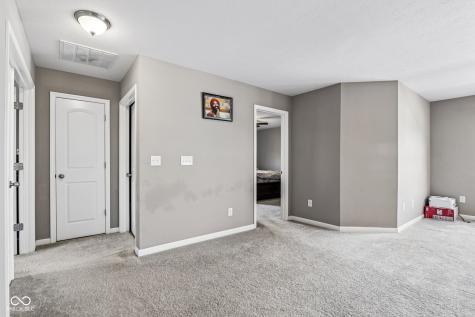 9257 Thames Drive Avon IN 46123