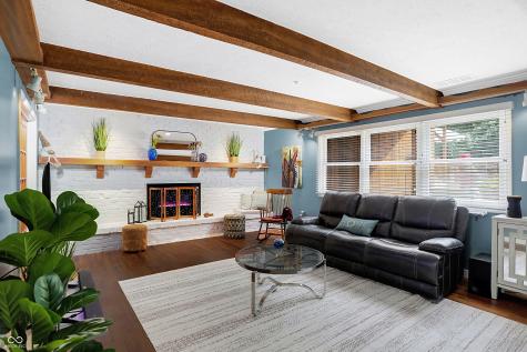 6903 Glacier Drive Indianapolis IN 46217