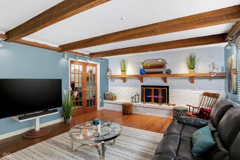 6903 Glacier Drive Indianapolis IN 46217