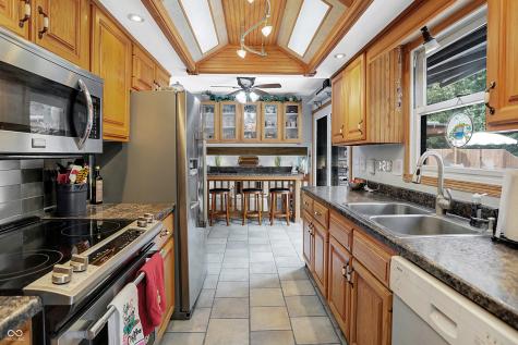 6903 Glacier Drive Indianapolis IN 46217