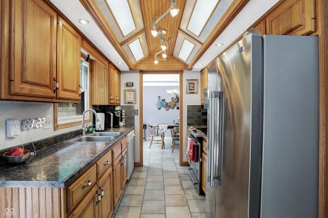6903 Glacier Drive Indianapolis IN 46217