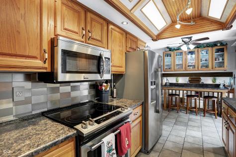 6903 Glacier Drive Indianapolis IN 46217
