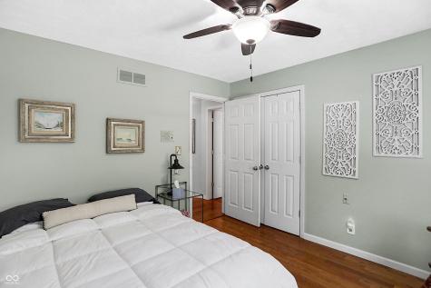 6903 Glacier Drive Indianapolis IN 46217