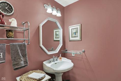 6903 Glacier Drive Indianapolis IN 46217