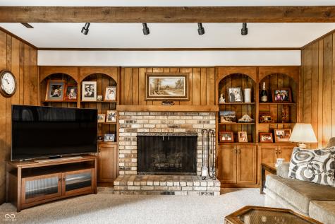 3229 E 69th Street Indianapolis IN 46220