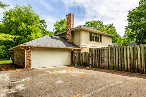 3229 E 69th Street Indianapolis IN 46220