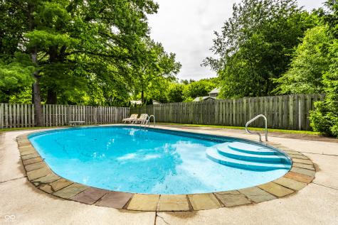 3229 E 69th Street Indianapolis IN 46220