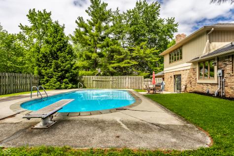 3229 E 69th Street Indianapolis IN 46220