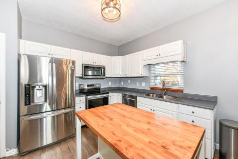 10121 Youngwood Lane Fishers IN 46038