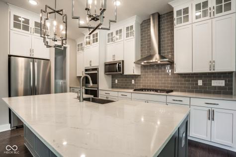 577 Foxboro Drive Avon IN 46123