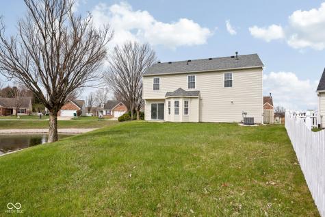 10877 Washington Bay Drive Fishers IN 46037