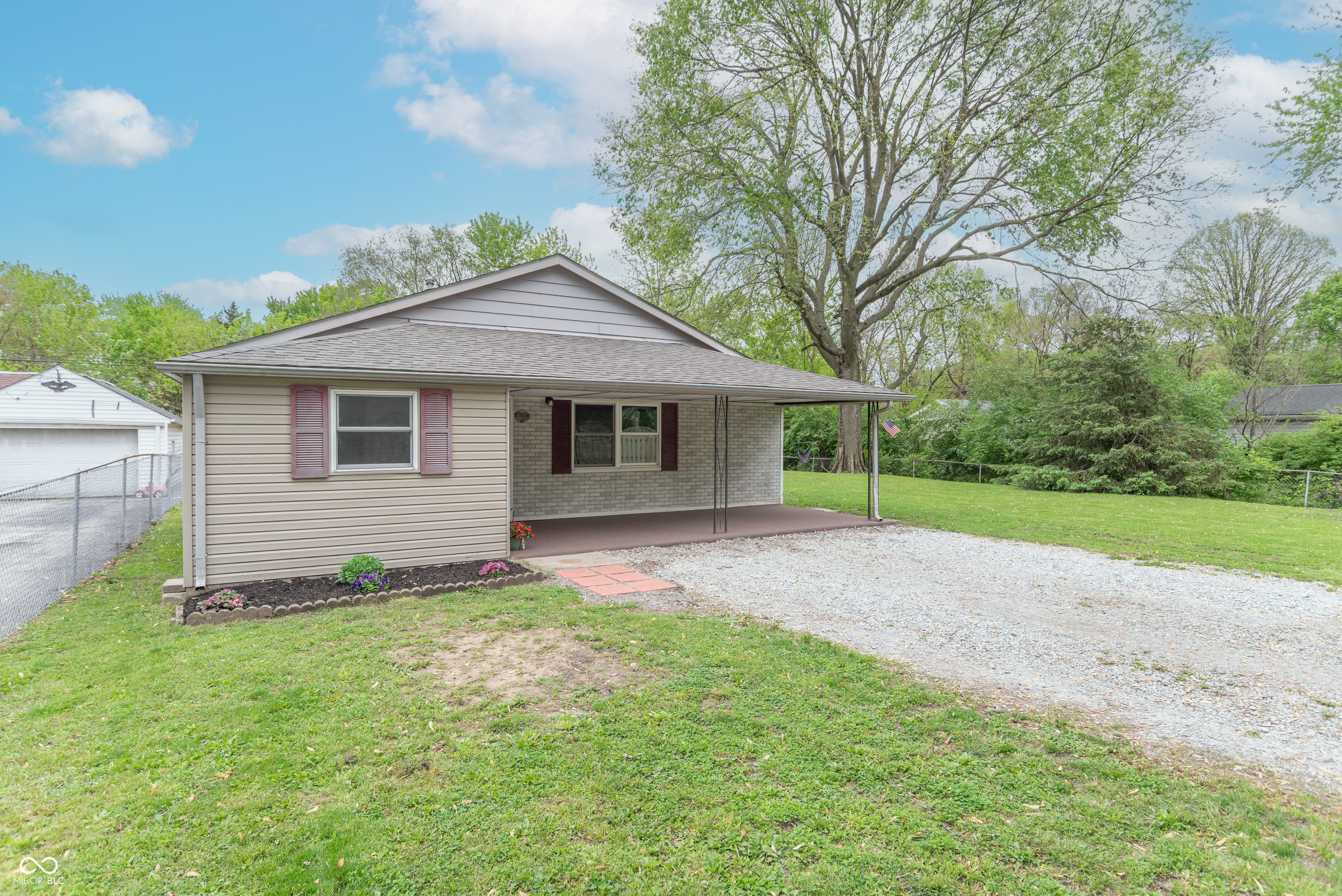 2539 S Lyons Avenue Indianapolis IN 46241
