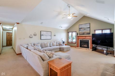 5571 N Red Oak Drive Greenfield IN 46140