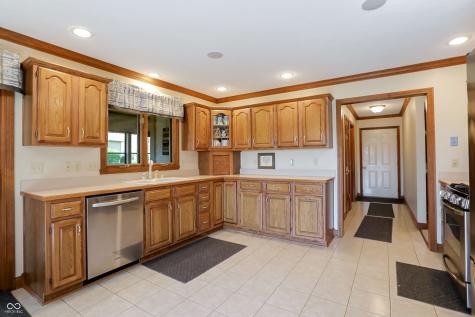 5571 N Red Oak Drive Greenfield IN 46140