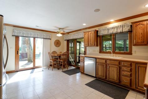 5571 N Red Oak Drive Greenfield IN 46140