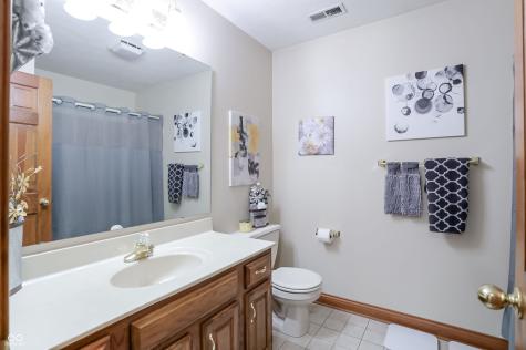 5571 N Red Oak Drive Greenfield IN 46140
