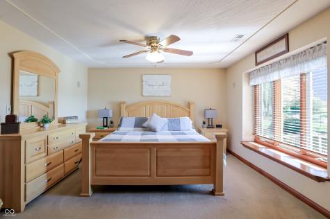 5571 N Red Oak Drive Greenfield IN 46140