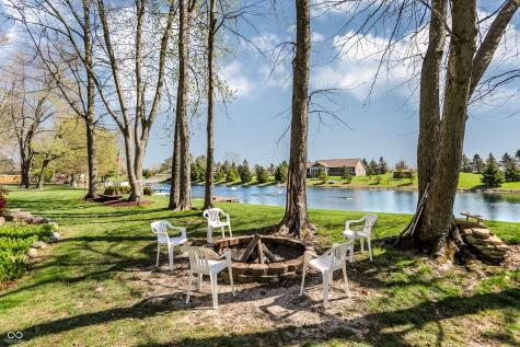 5571 N Red Oak Drive Greenfield IN 46140