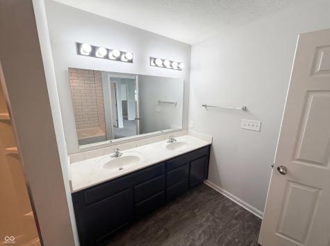 8095 Brookville Way Avon IN 46123