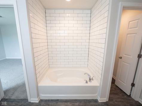 8095 Brookville Way Avon IN 46123