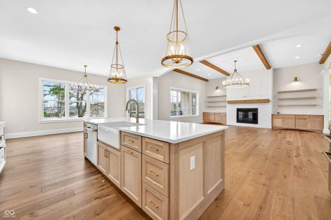 1713 Deer Creek Way Columbus IN 47201