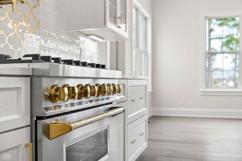 1713 Deer Creek Way Columbus IN 47201