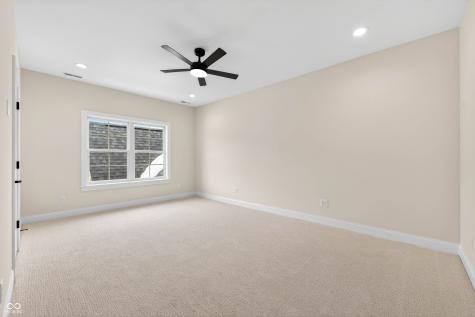1713 Deer Creek Way Columbus IN 47201